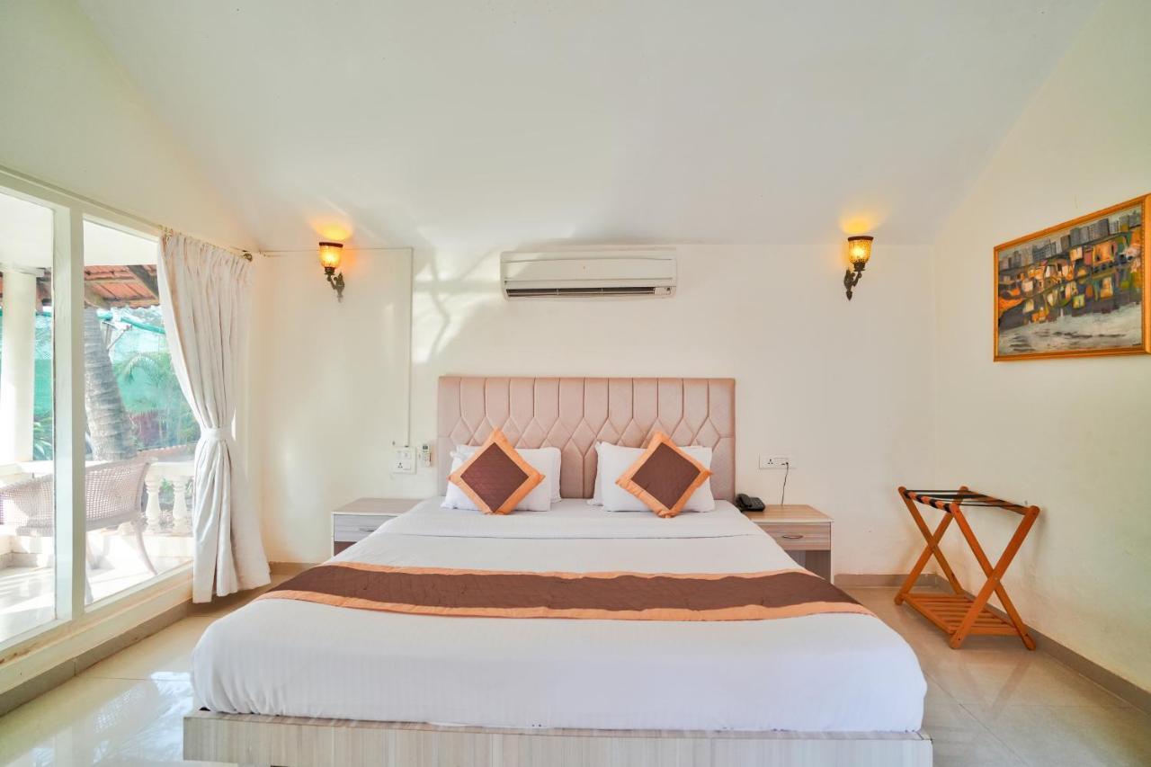 Morjim Holiday Beach Resort Экстерьер фото