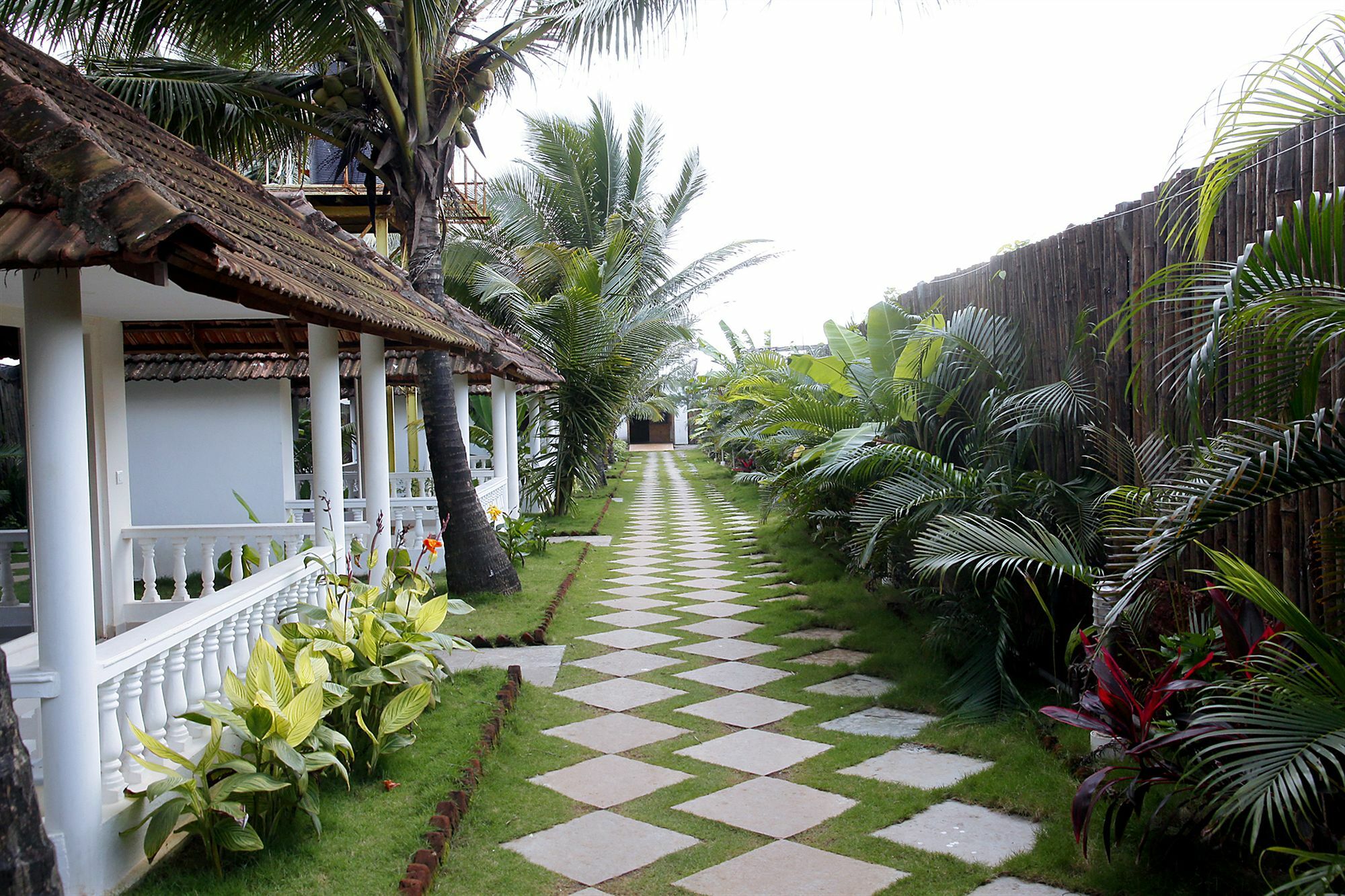 Morjim Holiday Beach Resort Экстерьер фото