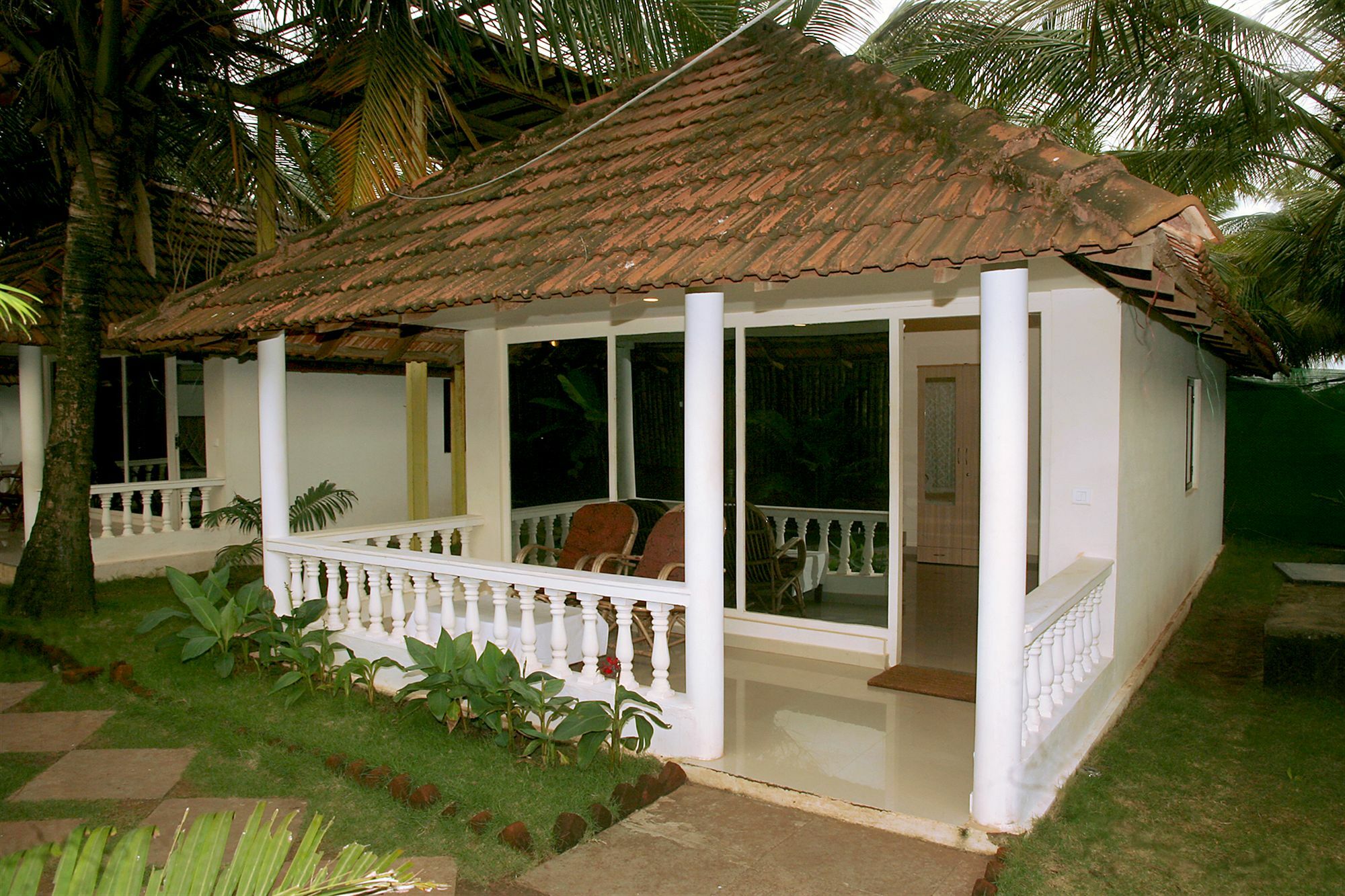 Morjim Holiday Beach Resort Экстерьер фото